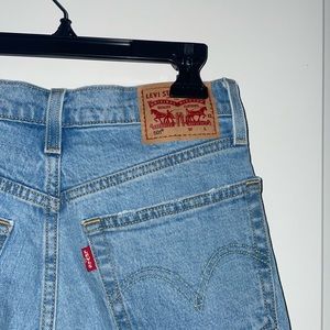501 Original fit Levi’s Light Wash Size 24